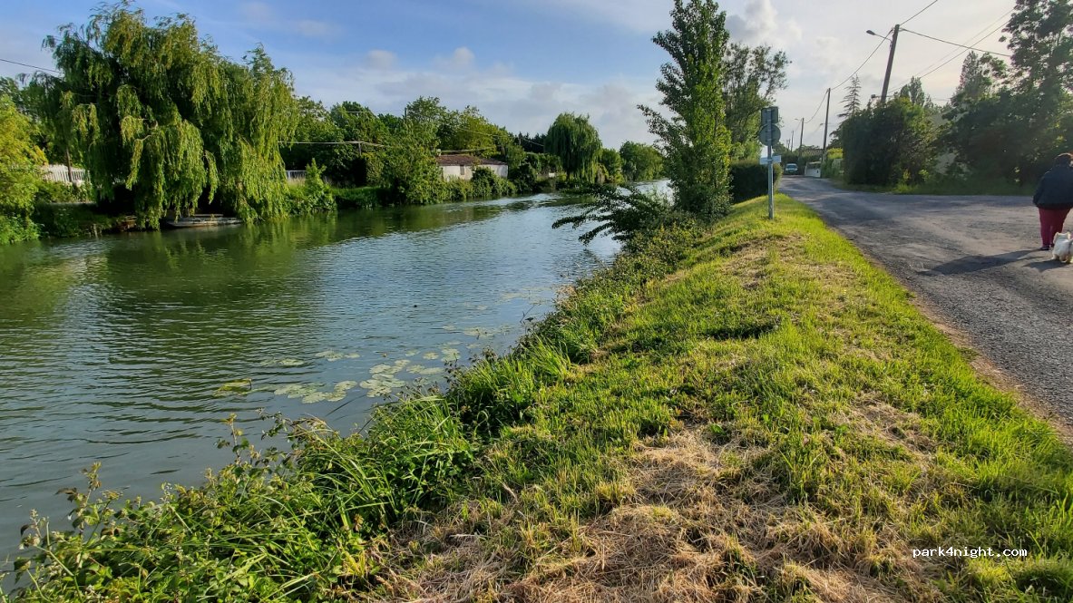 (17230) Marans - 13 Rue Rive Droite de la Sèvre — foto 2