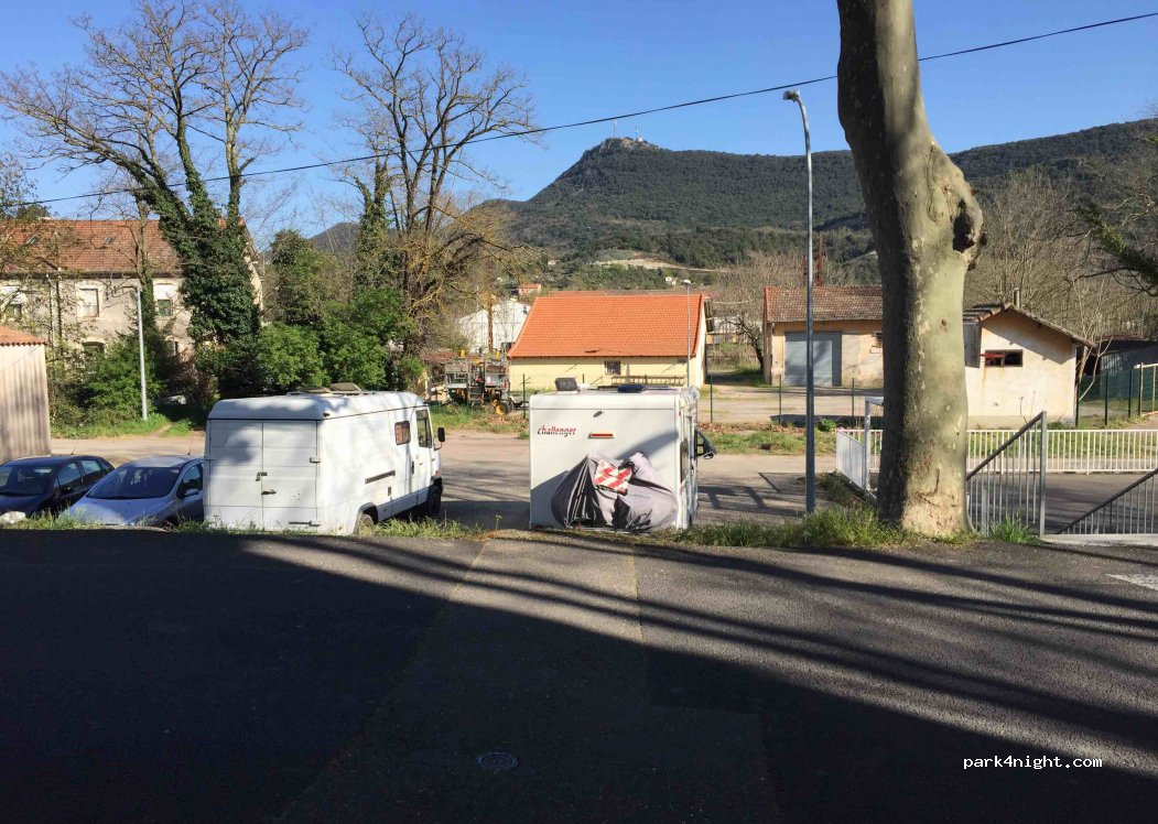 (34600) Bédarieux - 1002 Avenue de Nissergues — foto