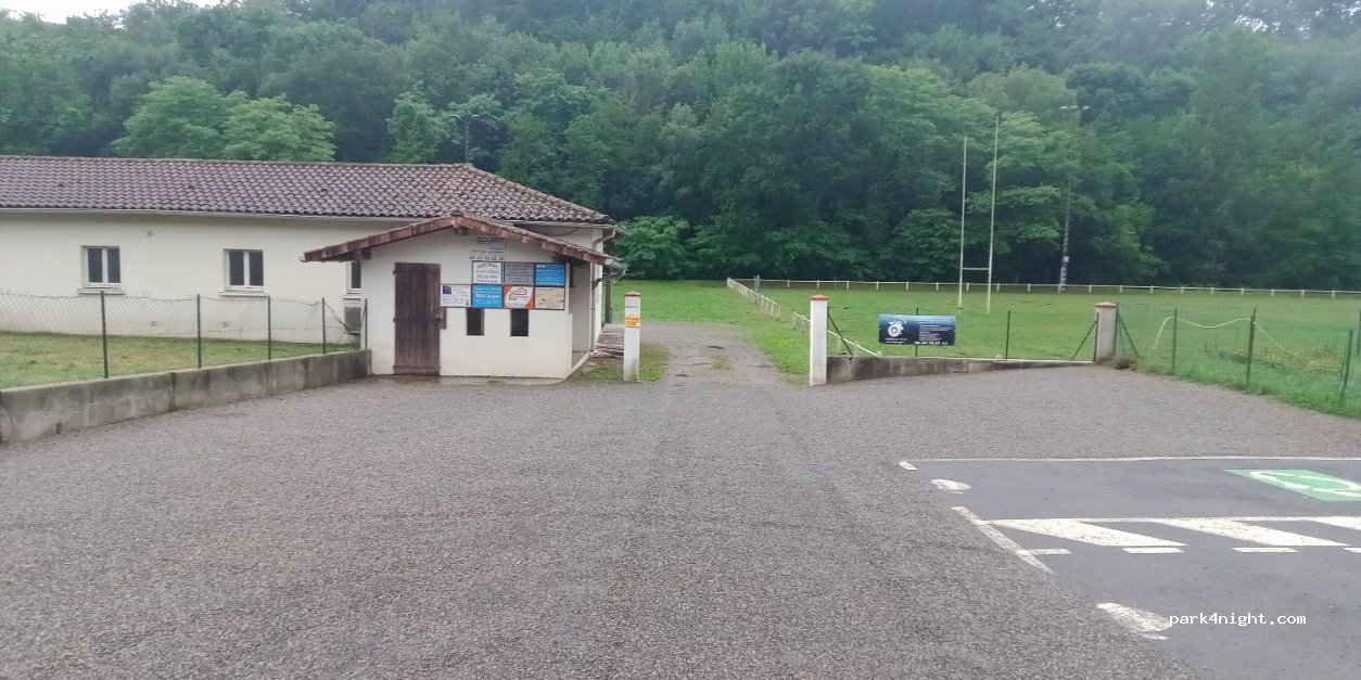 Aire de camping-car Sainte-Croix-Volvestre — foto 2