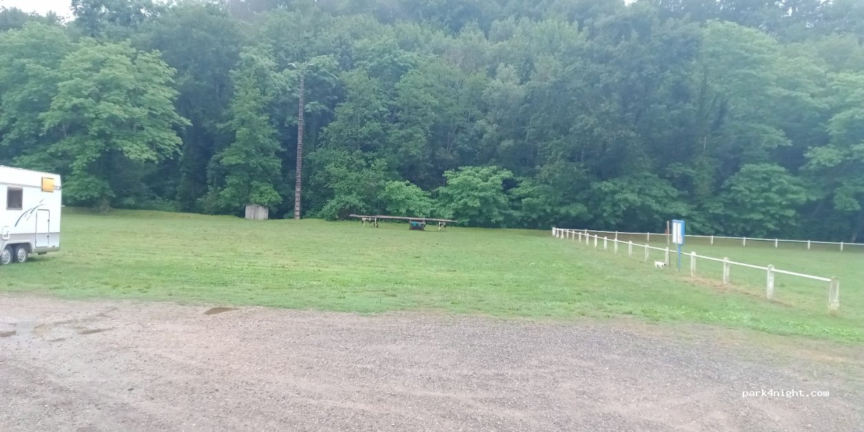 Aire de camping-car Sainte-Croix-Volvestre — foto 3