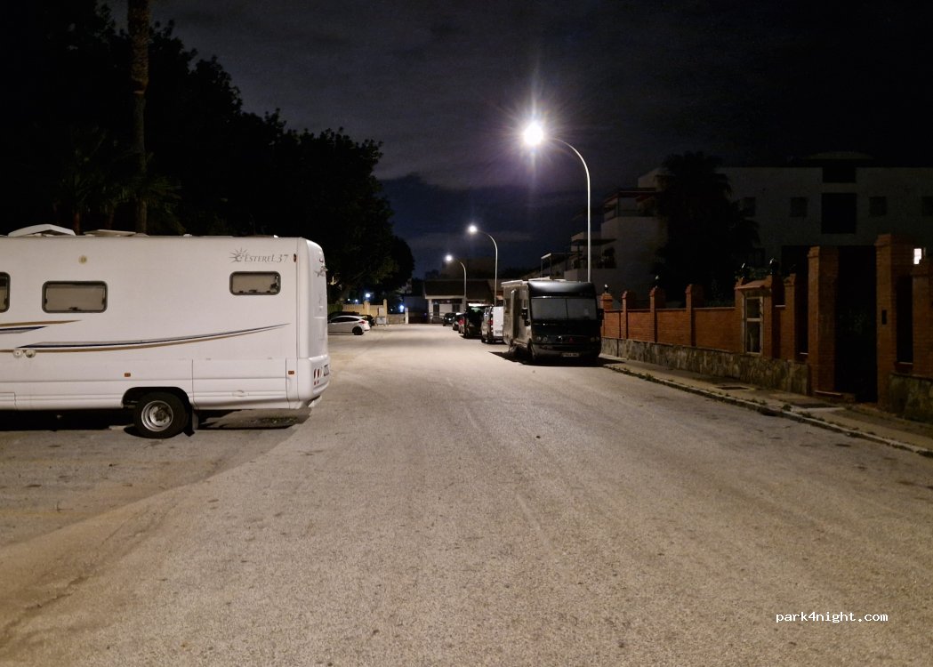 (29620) Torremolinos - 5 Calle Decano Juan de Espino — foto 3