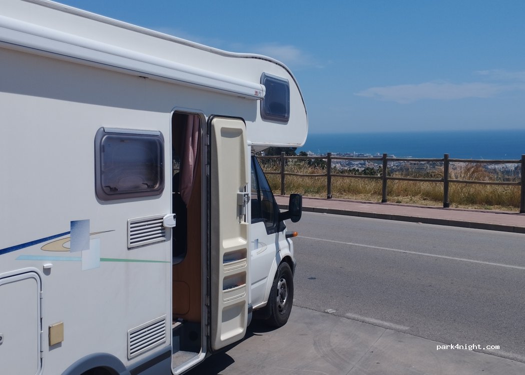 (29631) Benalmádena - 59 Avenida Retamar — foto