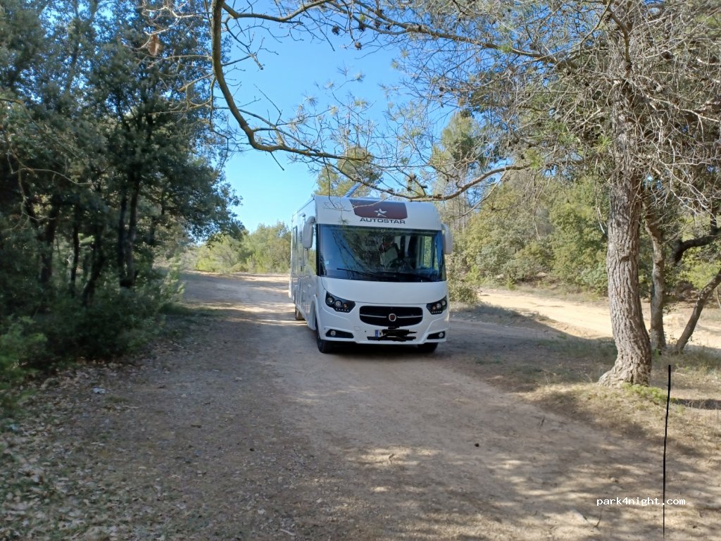 (13490) Jouques - D11 — foto