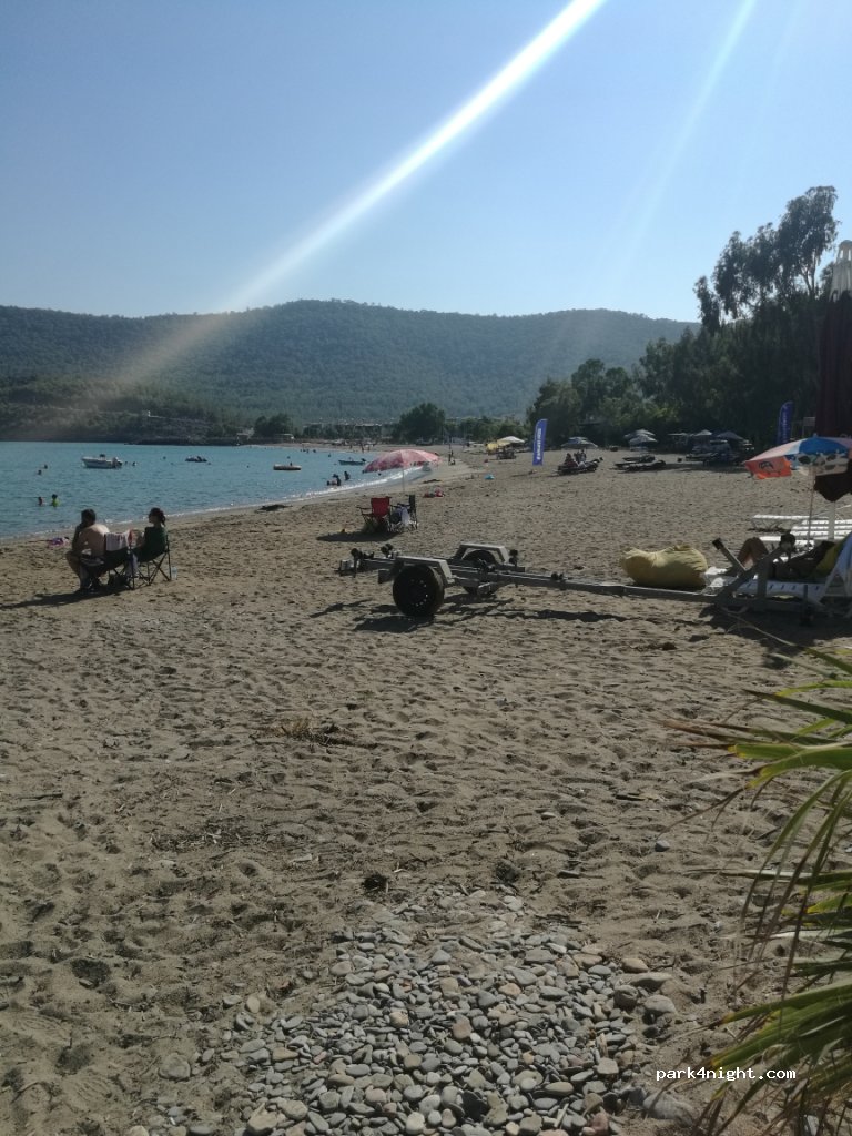 By Michael Karavan Camping — foto