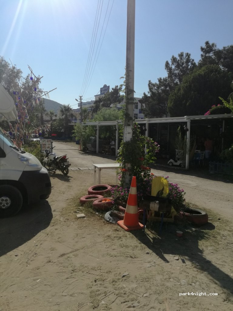 By Michael Karavan Camping — foto 2