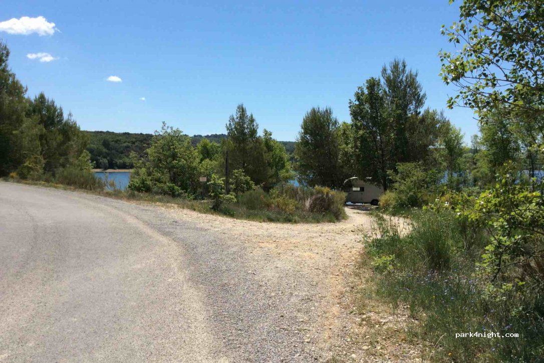 (04500) Montagnac-Montpezat - Route Bord du Lac — foto