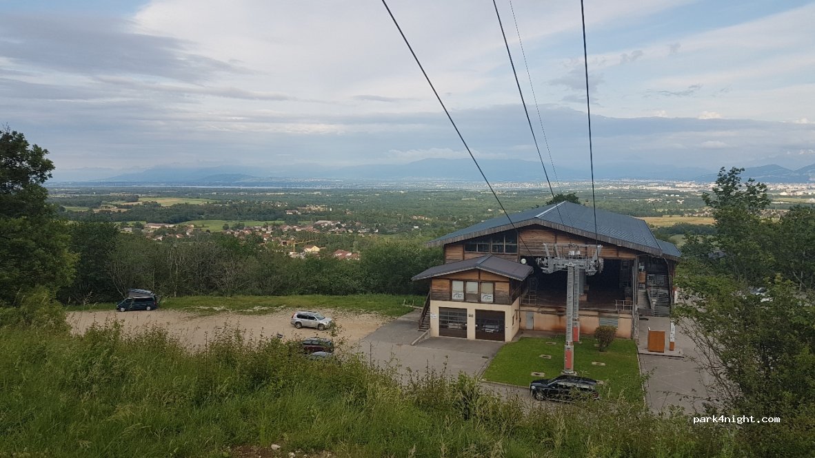 (01170) Crozet - 1421 Route de la Télécabine — foto 2