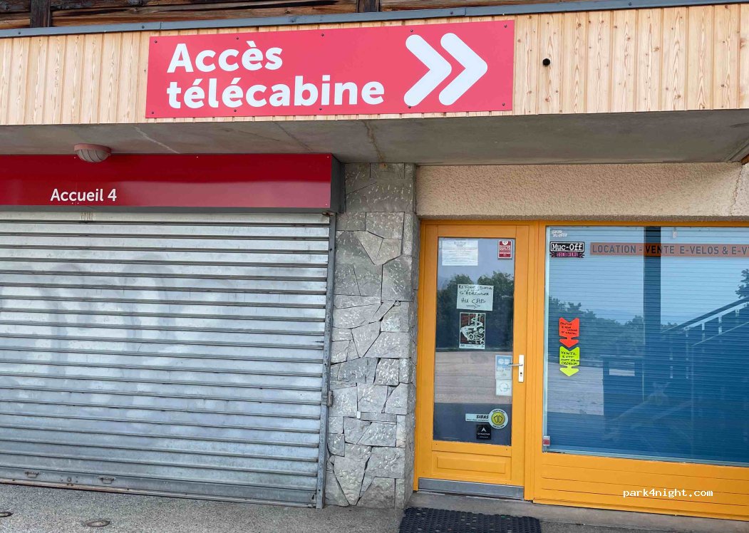 (01170) Crozet - 1421 Route de la Télécabine — foto 3