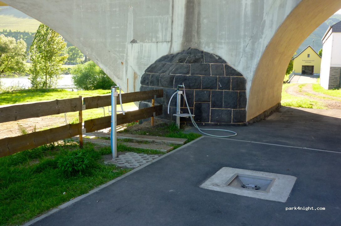 Wohnmobilstellplatz Zeltingen — foto