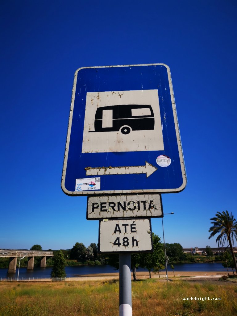 (2200) Abrantes - 708 Avenida da Portagem — foto