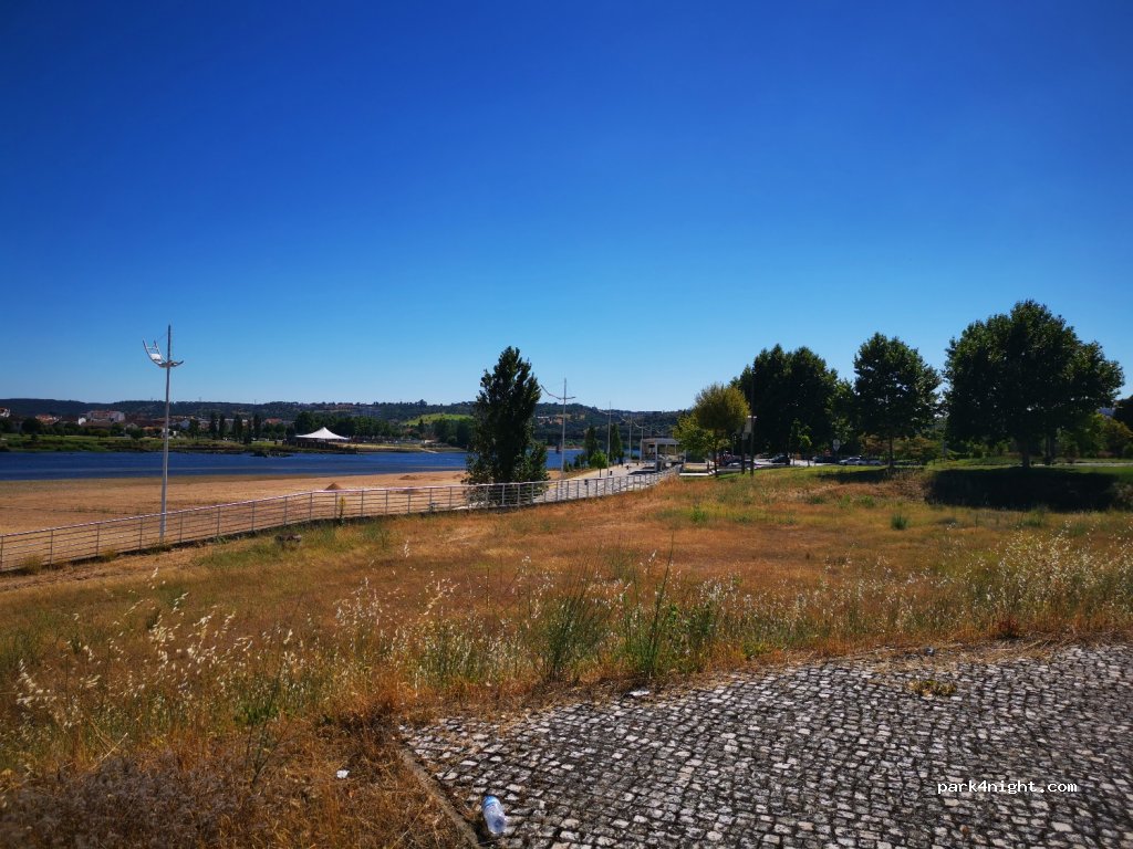 (2200) Abrantes - 708 Avenida da Portagem — foto 2