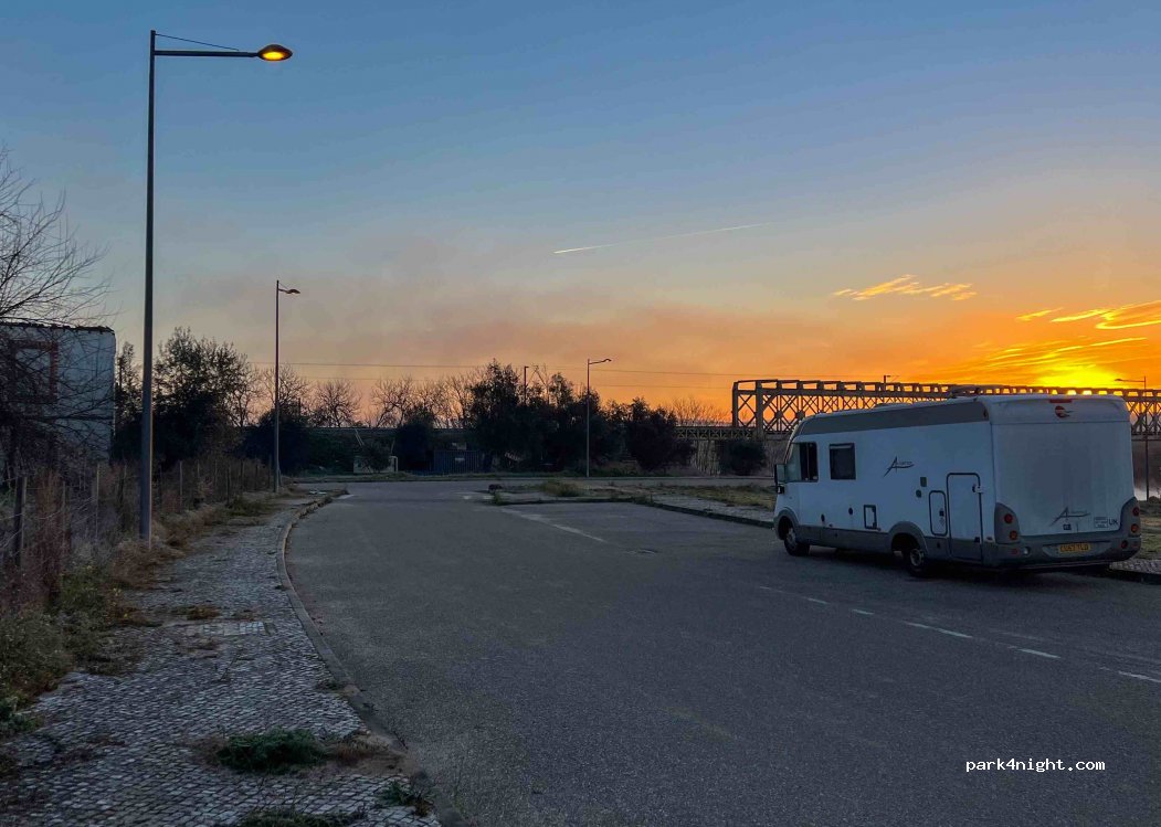 (2200) Abrantes - 708 Avenida da Portagem — foto 4