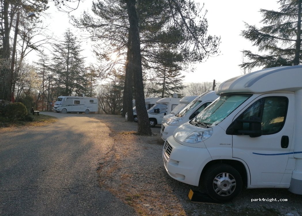 (04800) Gréoux-les-Bains - 4-8 Chemin de la Barque — foto