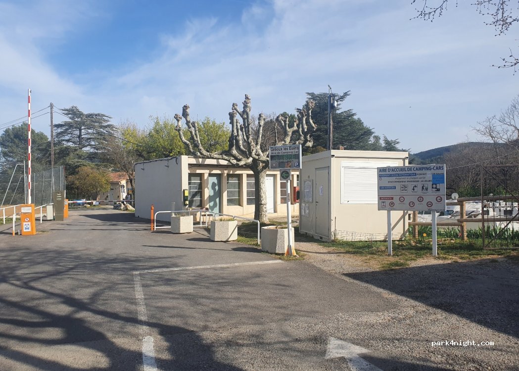 (04800) Gréoux-les-Bains - 4-8 Chemin de la Barque — foto 2