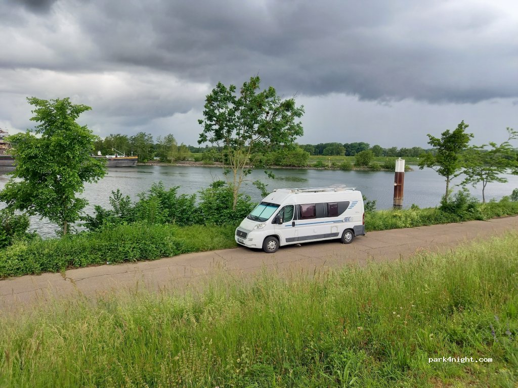 (76473) Iffezheim - Unnamed Road — foto 2