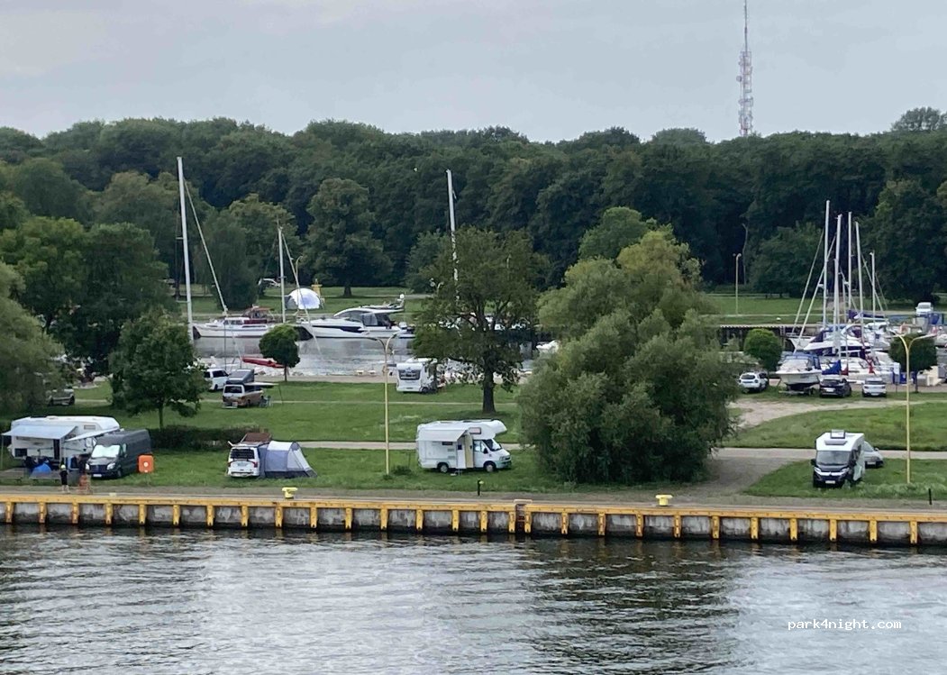 Wohnmobilstellplatz Port Jachtowy — foto 5