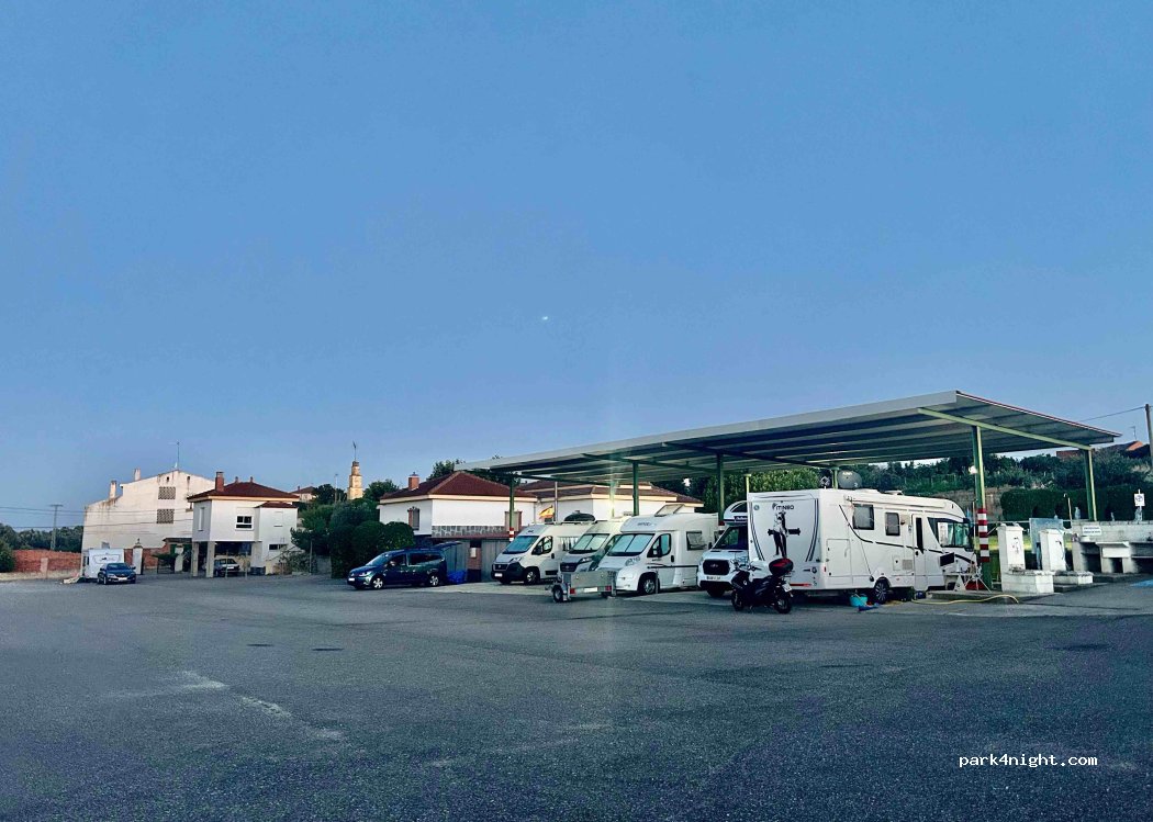 Area privada for motorhomes Bretocino — foto 3