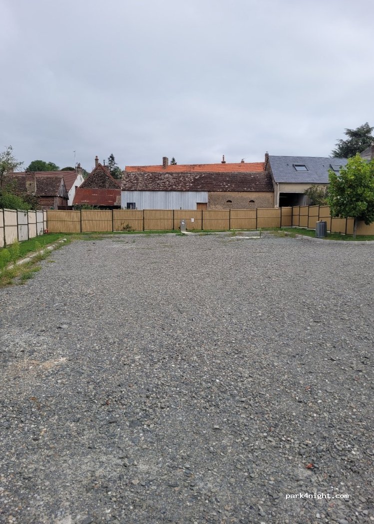 Aire de camping-car Saint-Mars-d'Outillé — foto 4