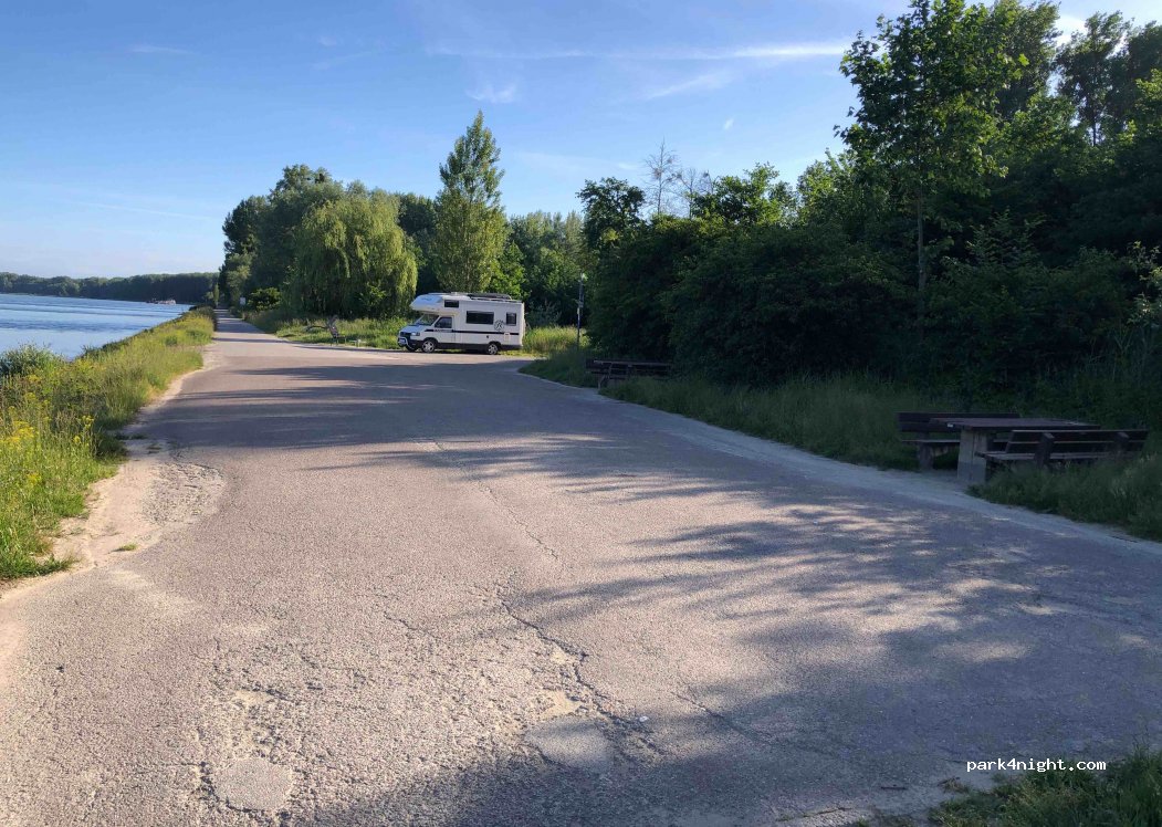 (76351) Linkenheim-Hochstetten - Unnamed Road — foto 2