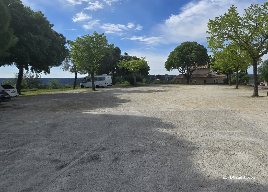(30700) Blauzac - Place du Huit Mai — foto 4