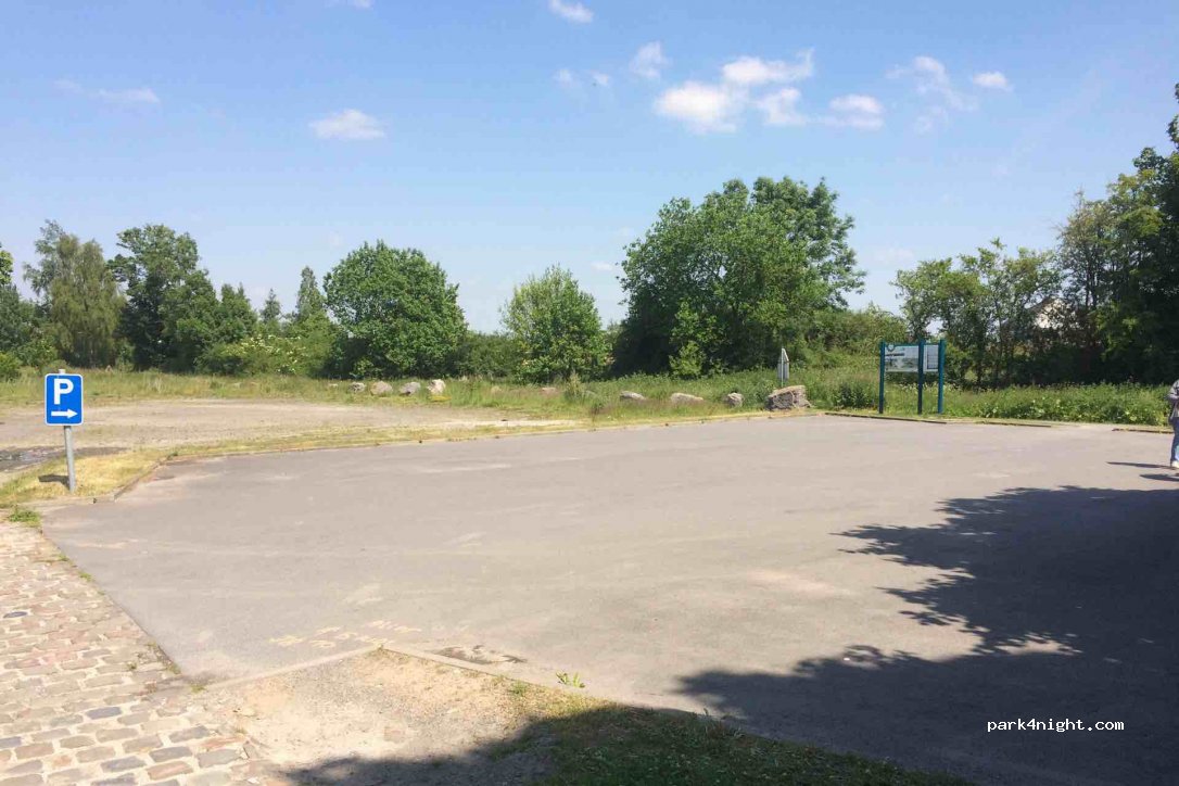 (6500) Beaumont - Place de la Gare — foto