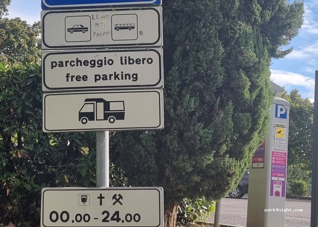 Area Sosta Camper San Quirico d'Orcia — foto 2
