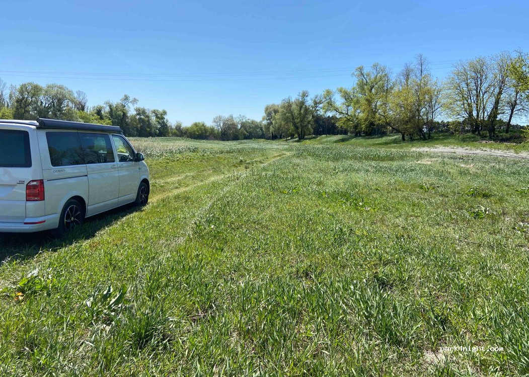 (84840) Lamotte-du-Rhône - Unnamed Road — foto