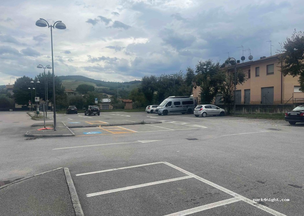(61010) Rio Salso-case Bernardi - 8 Via Tronto — foto