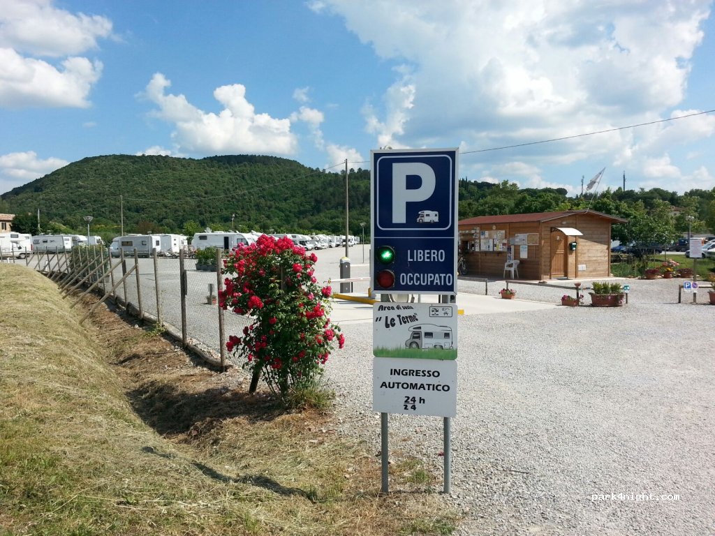 Camper Parking Area | Le Terme | Rapolano Terme — foto