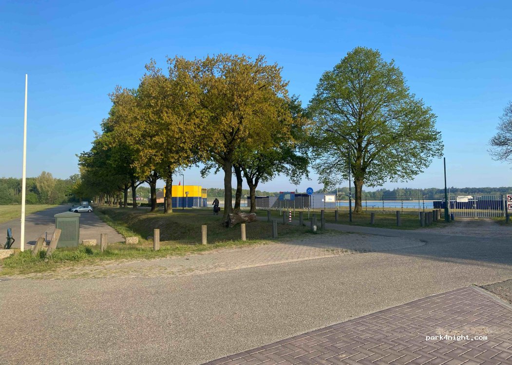 (5703 KE) Helmond - — foto 2