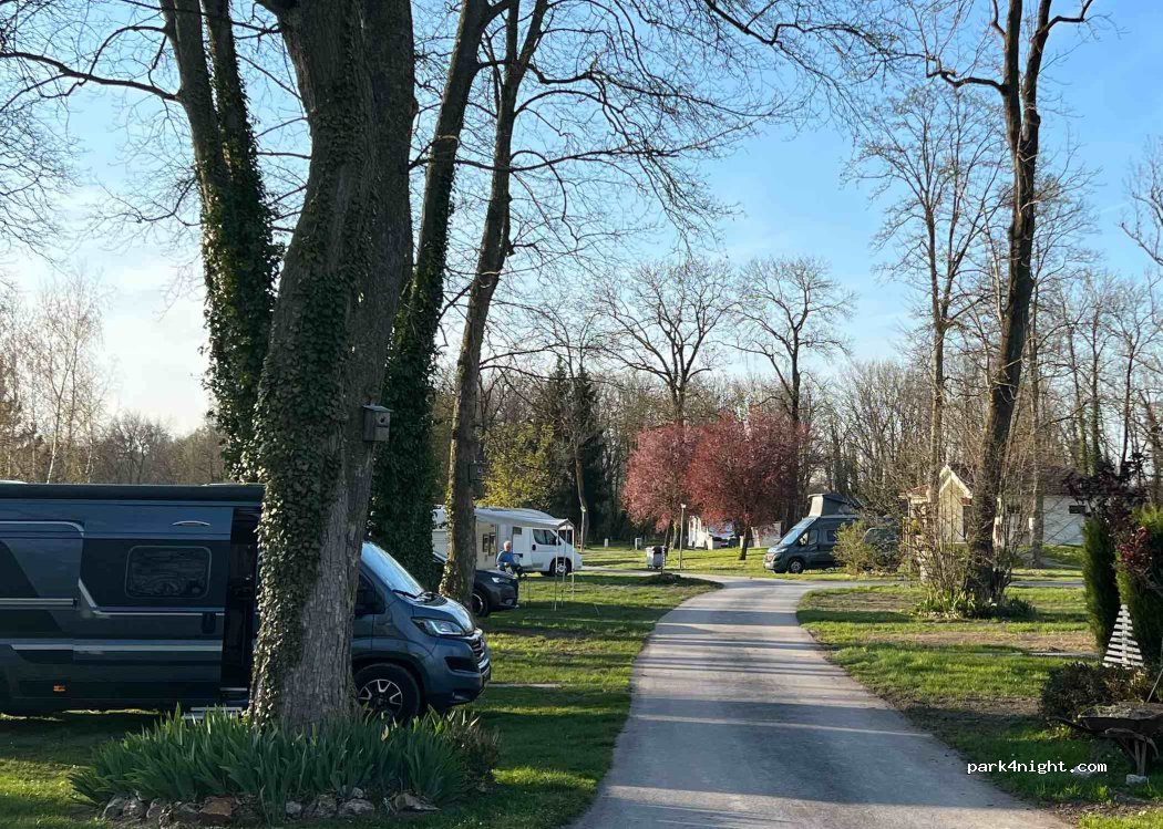 Camping Onlycamp - La Montagne de Reims — foto 4