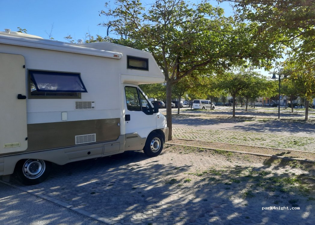 (48122) Marina di Ravenna - Via Volturno — foto 2