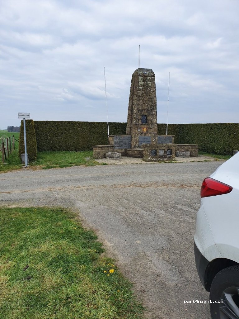 (5377) Somme-Leuze - Rue Sir Hugh Fraser of Lovat — foto