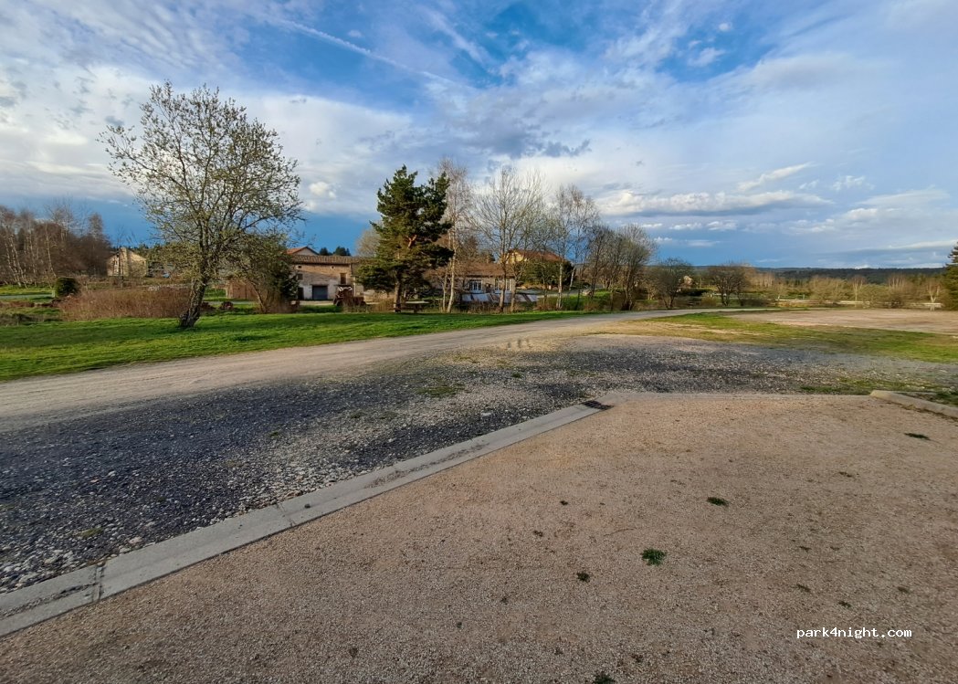 (63980) Fournols - Route du Viallard — foto 3