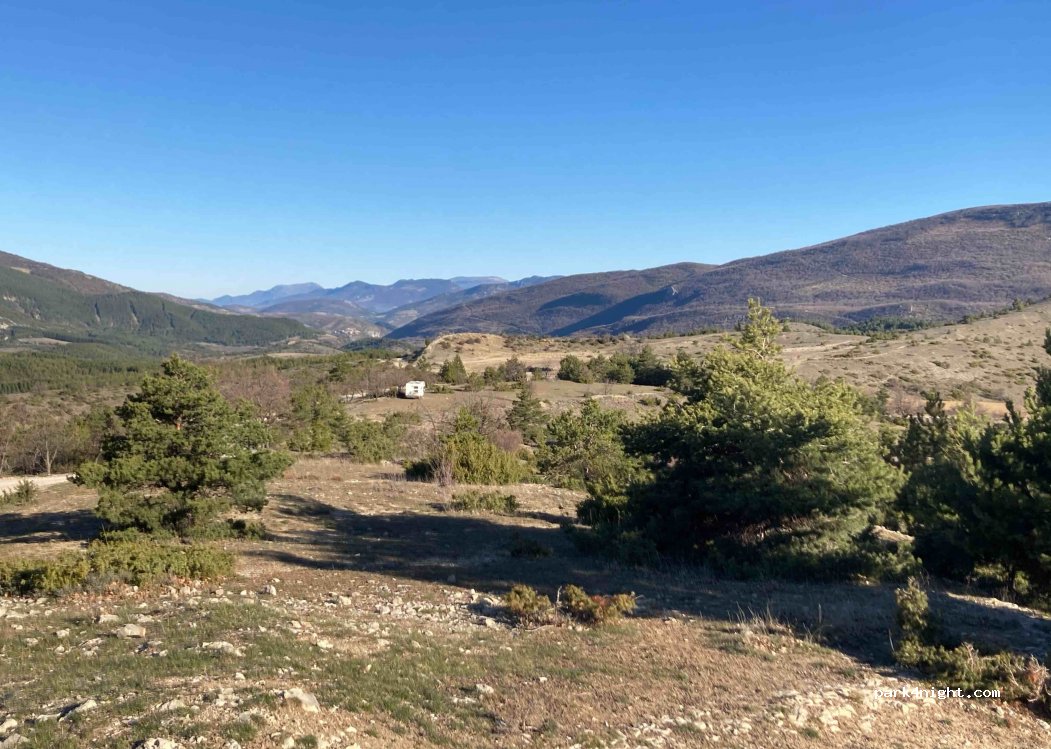 (26560) Mévouillon - Unnamed Road — foto