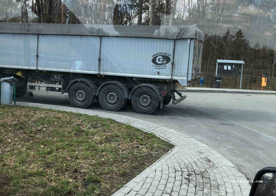 (22-417) Krasne - — foto