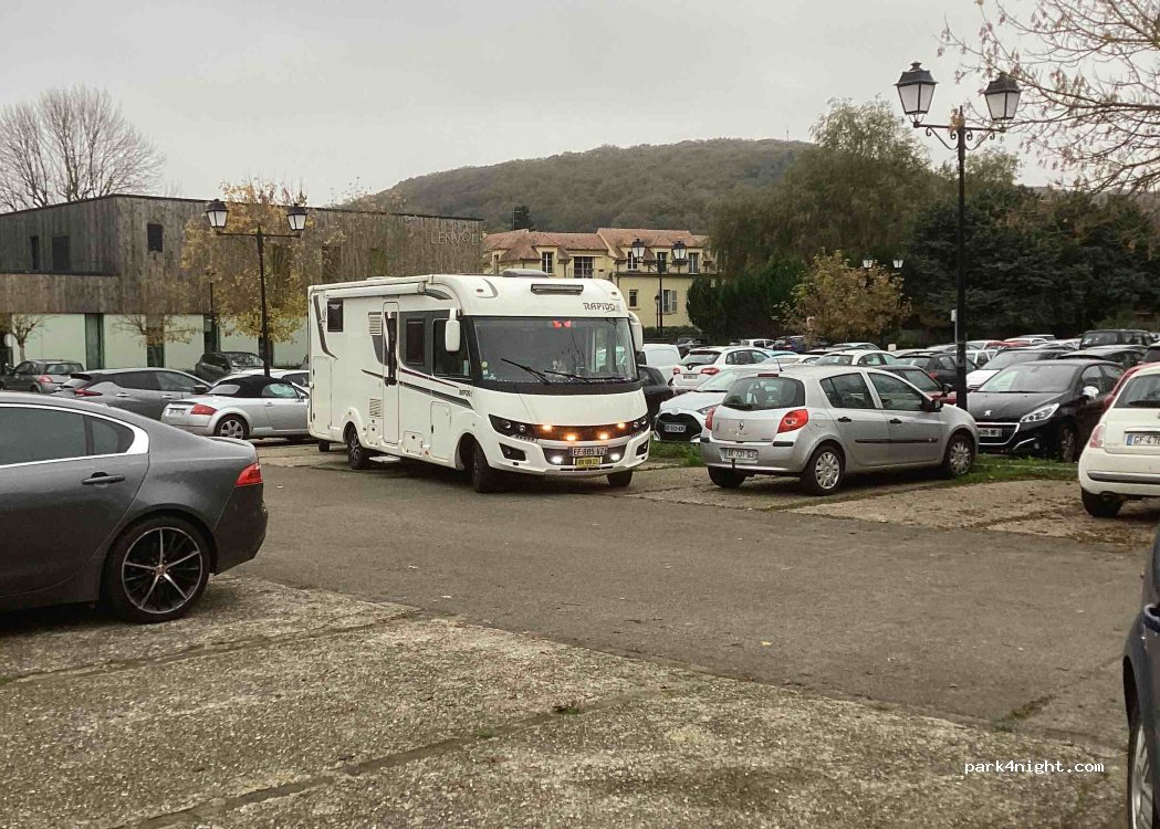 (78470) Saint-Rémy-lès-Chevreuse - parking du stade — foto 4