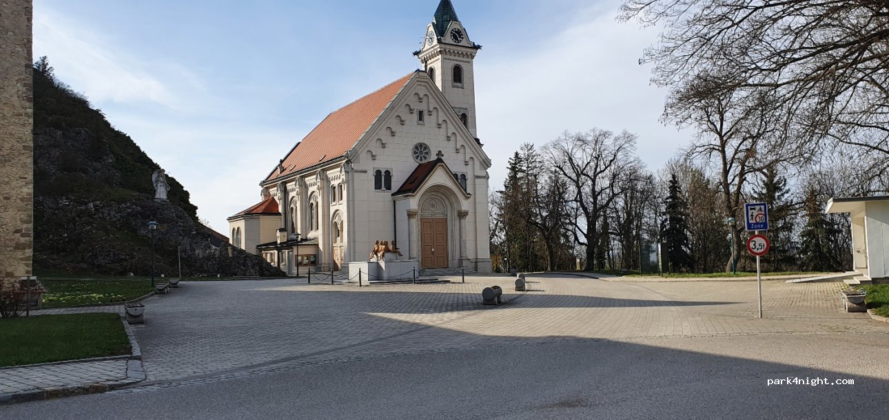 (2134) Staatz-Kautendorf - 3 Kirchenplatz — foto