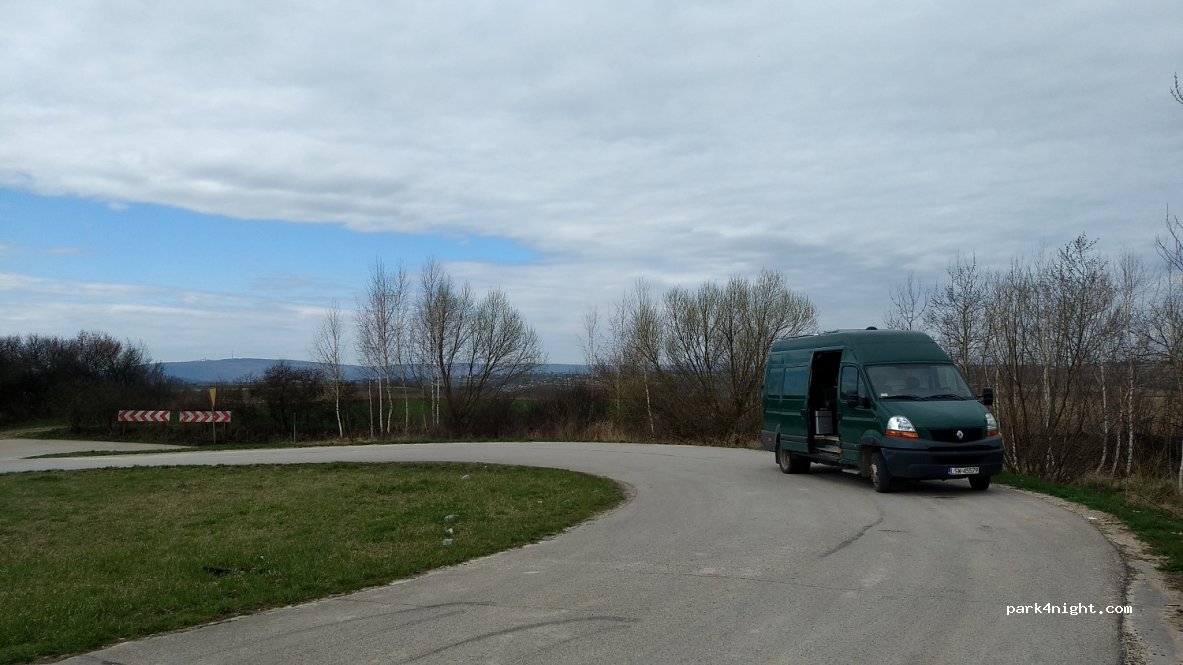 (27-225)  - Unnamed Road — foto