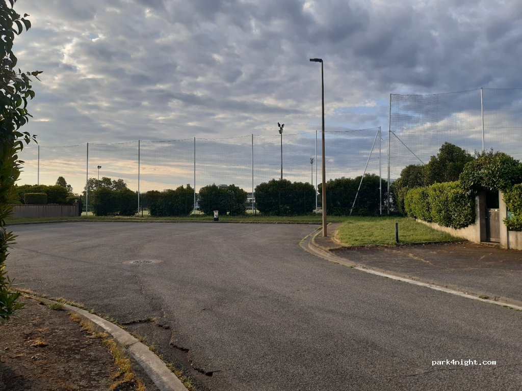 (31100) Toulouse - 7 Place Jean Doujat — foto 2