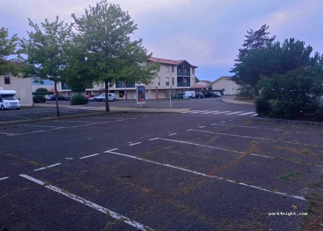 (40600) Biscarrosse - 275 Rue du Lt de Vaisseau Paris — foto
