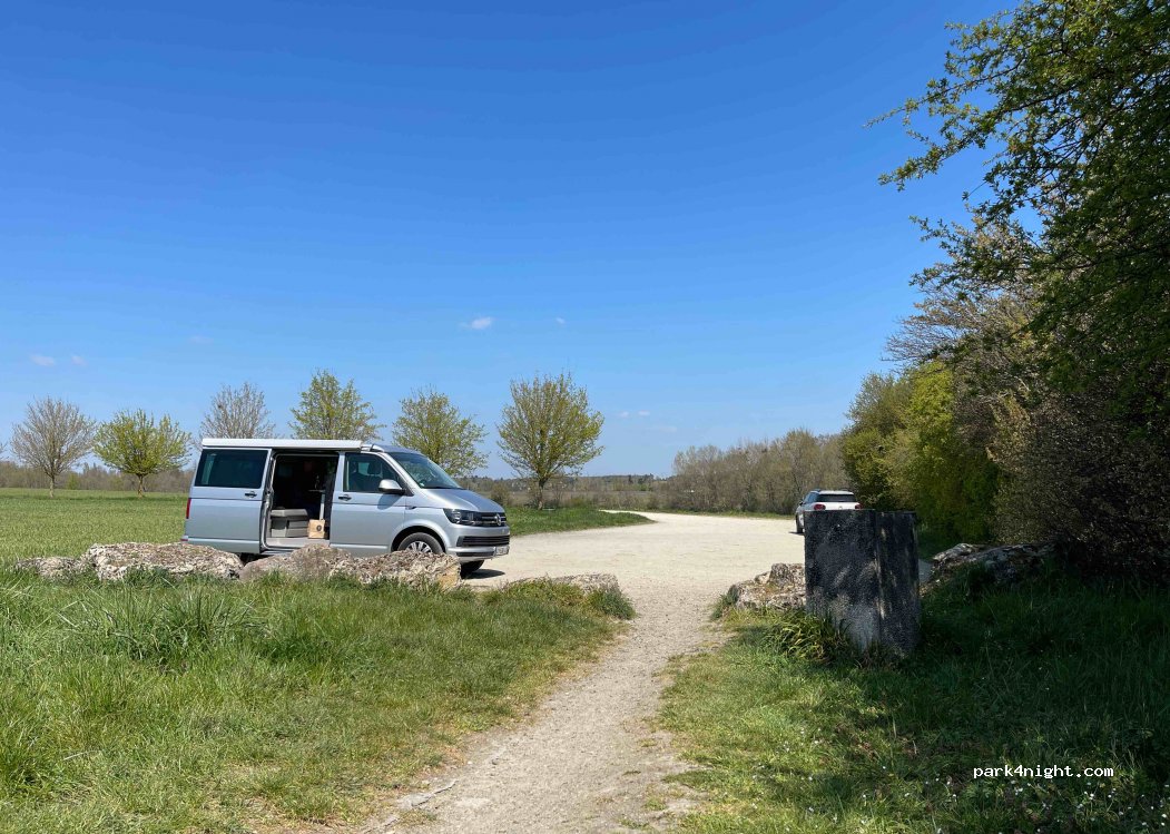 (37360) Saint-Antoine-du-Rocher - Unnamed Road — foto 3