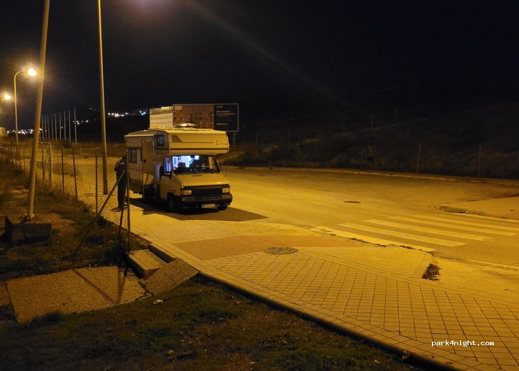 (18011) Granada - 3 Calle de María Amaya La Gazpacha — foto 3