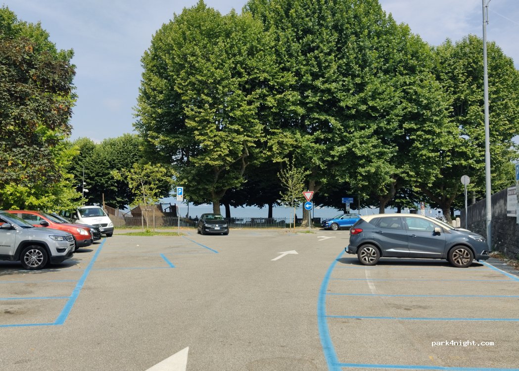 (21014) Laveno-Mombello - 8 Piazza Dante — foto 4