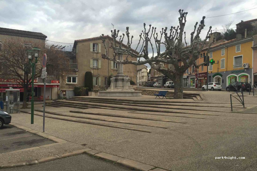 (26250) Livron-sur-Drôme - 9 Place de la Madeleine — foto