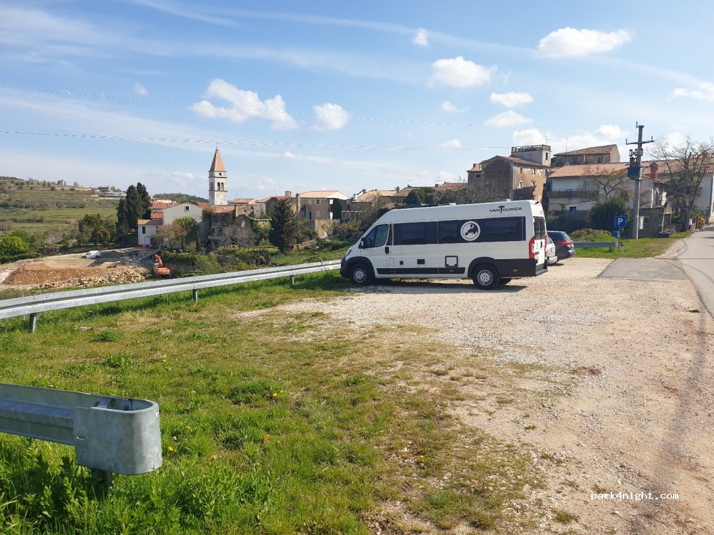 (52462) Momjan - 1 Gorinja Vas — foto
