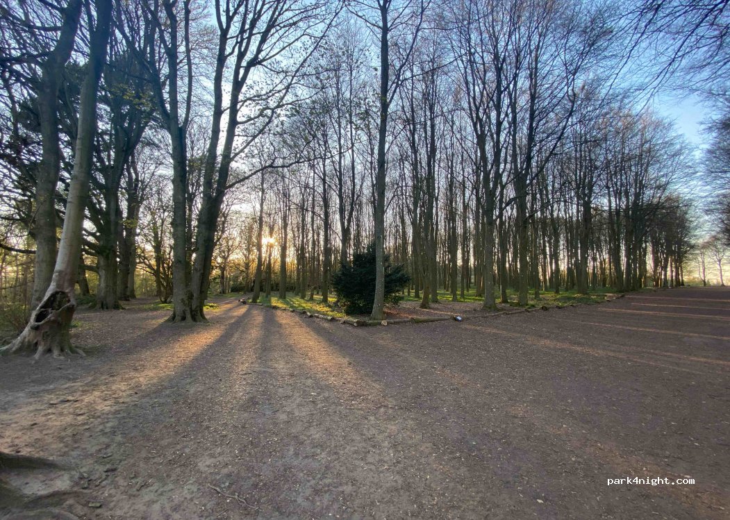 (SN7 7NJ)  - Highworth Road — foto 2