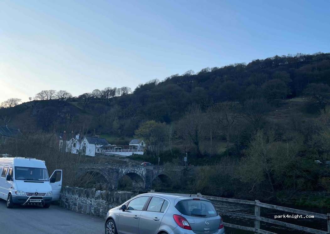 (LL21 9AU) Carrog - 1 Dee Mount Terrace — foto