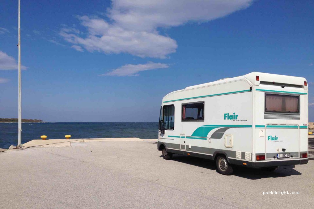 (680 02) Samothraki - Eparchiaki Odos Kamariotissas - Pigon Samothrakis — foto