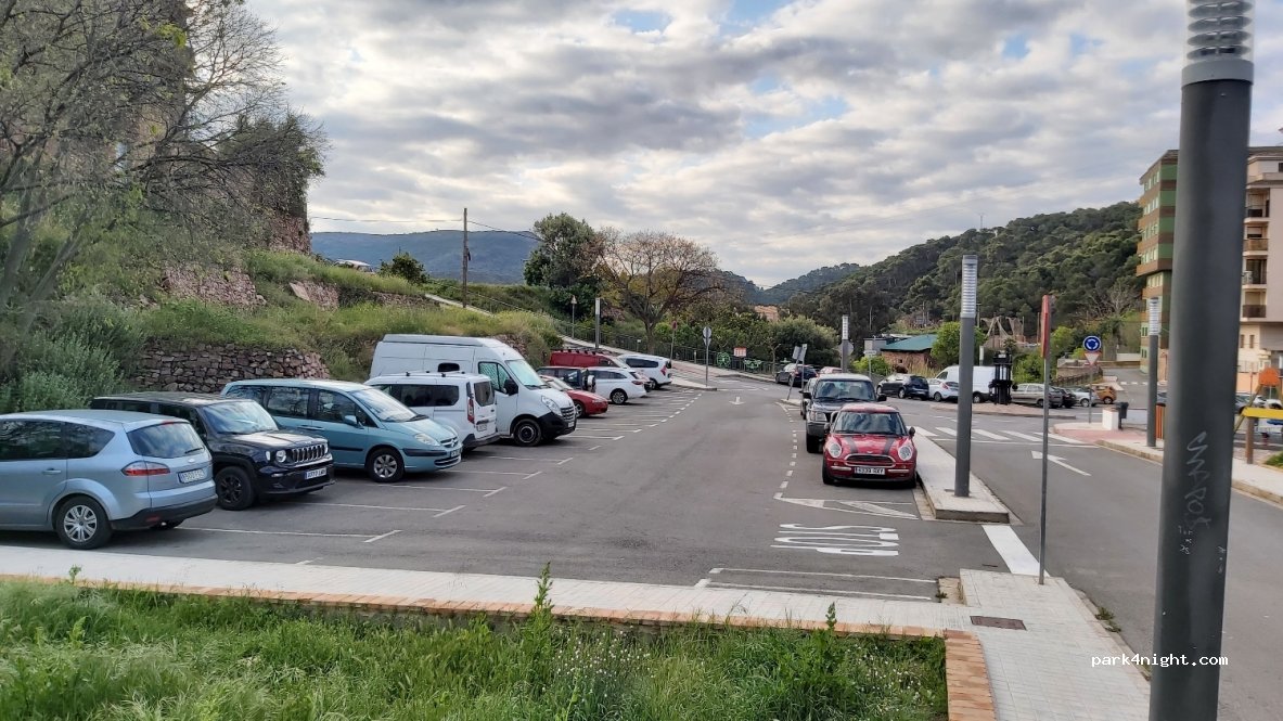(46118) Serra - 28 Plaça Poligono 35 — foto